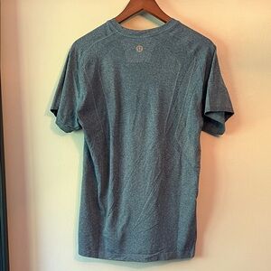 lululemon athletica Men's Heathered Gray Tee